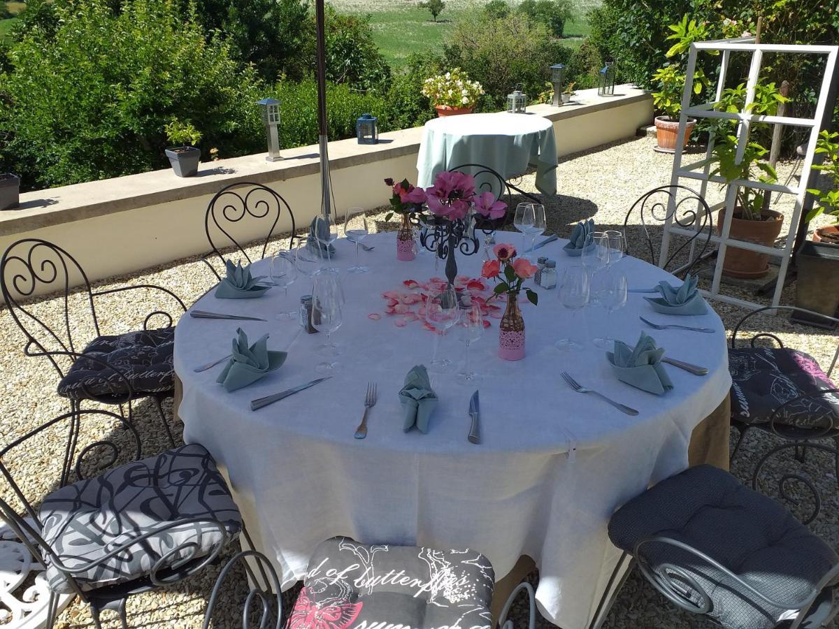 Montismaurelli Bed and Breakfast Montmoreau Eksteriør billede
